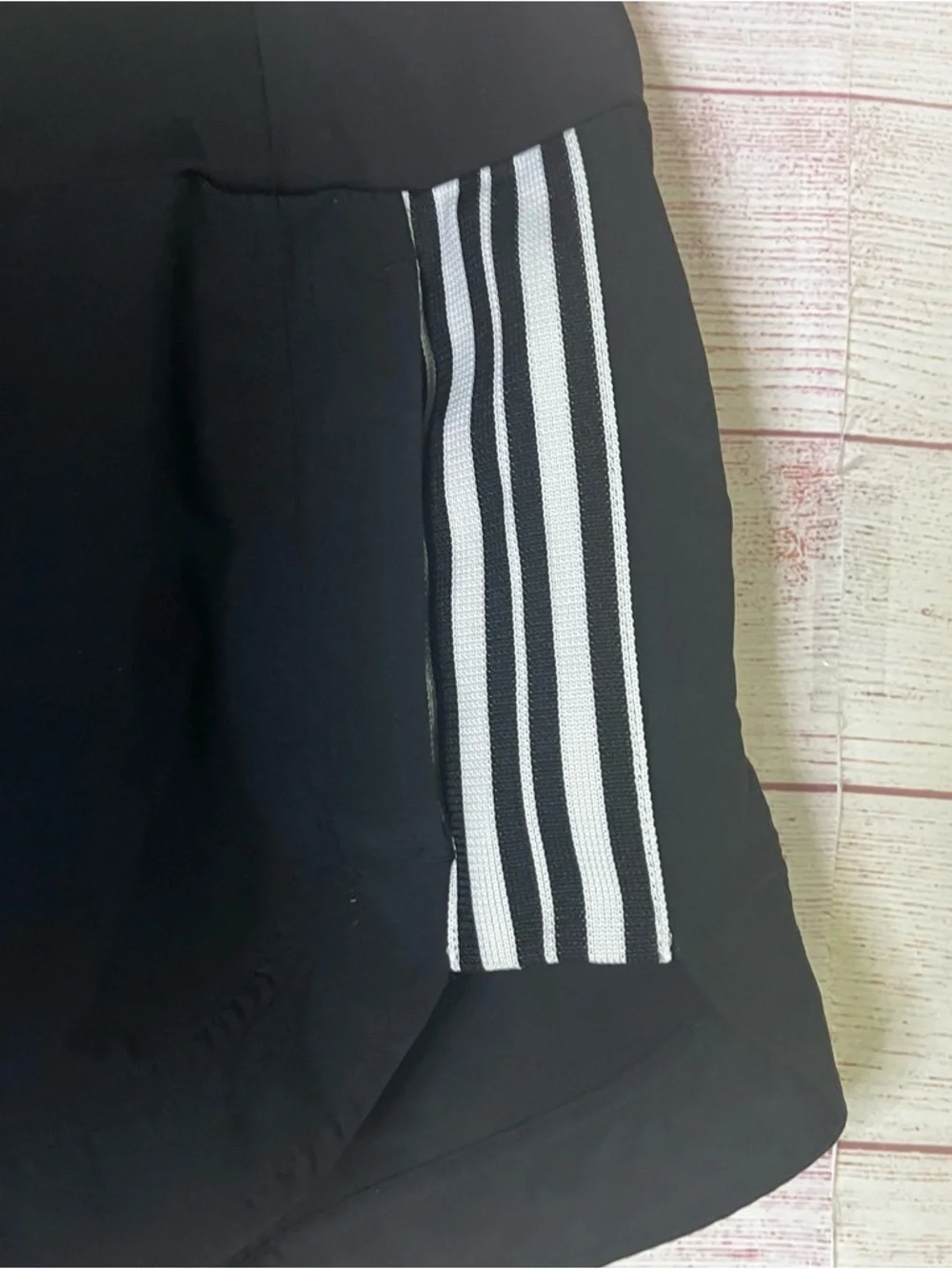 Athleta Ascender Black White Side Stripe Athletic Shorts Size 8‎